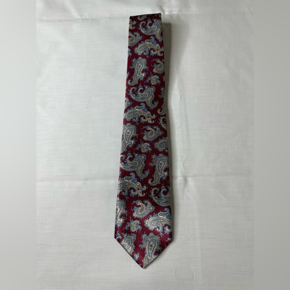 Etienne Aigner Burgundy and Silver Paisley Silk Tie EUC
